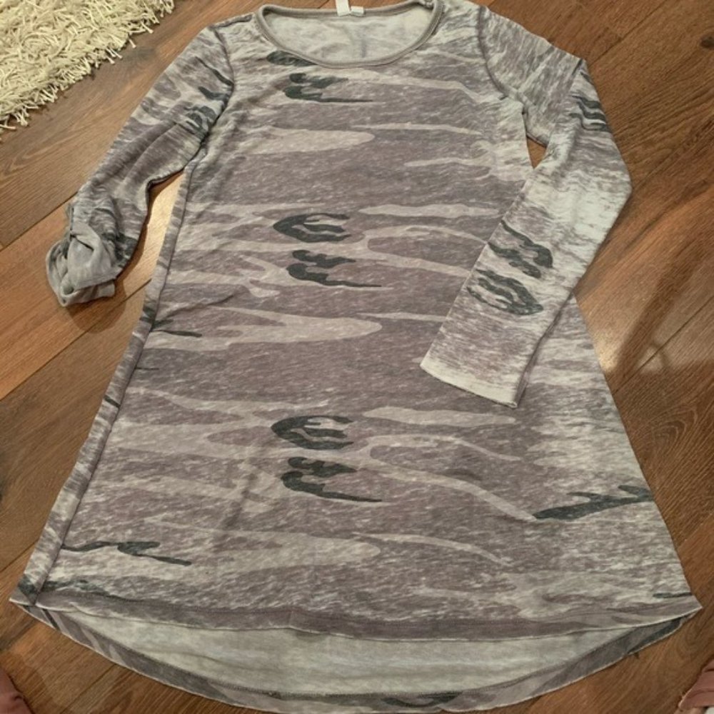 Burnout camo dress size small GUC